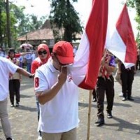 Meriahkan HUT RI ke-80, Pemkab Kuningan Kirab Merah Putih